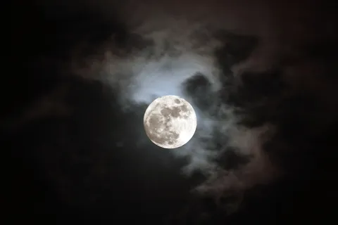 月亮天空素材图片下载 月亮天空素材图片下载