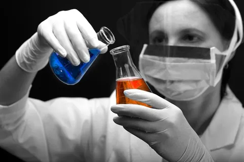 正在做实验的研究人员高清摄影 正在做实验的研究人员高清摄影