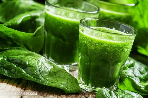 新鲜的绿色蔬菜汁高清图片