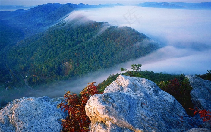 云海漫过山峦山水风景图片