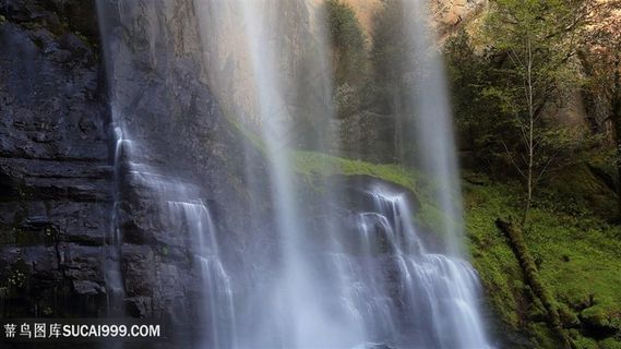 瀑布风景画壁纸