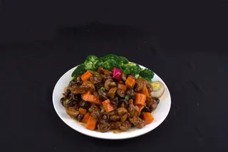 香菇滑鸡1餐饮快餐盖浇饭产品成品高清大图黑底圆盘