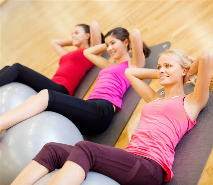 仰卧起坐图片瑜伽图片