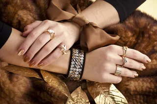 棕色闪粉美甲图片