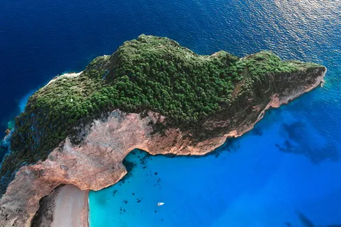 蓝色大海绿色海岛图片 蓝色大海绿色海岛图片