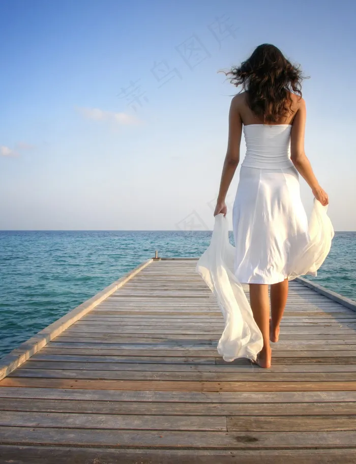 清新美女背影图片