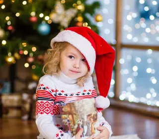 过圣诞节的金发女孩