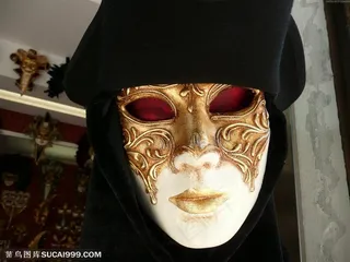 奇异面具-戴面具裹着黑头巾