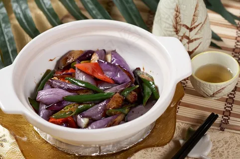 油焖茄子煲  油焖茄子煲