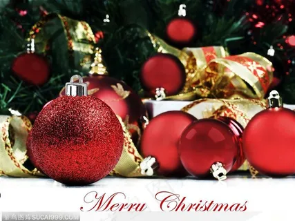 圣诞节装饰精美的红色圣诞彩球