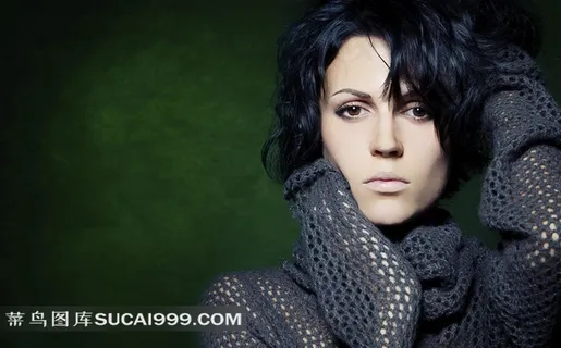 黑色短发瘦脸美女艺术摄影高清图片