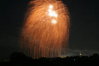 炫舞烟花金光线条图片