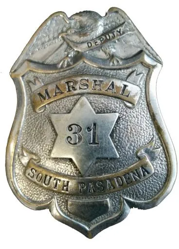 警徽 PNG免抠(704x977)