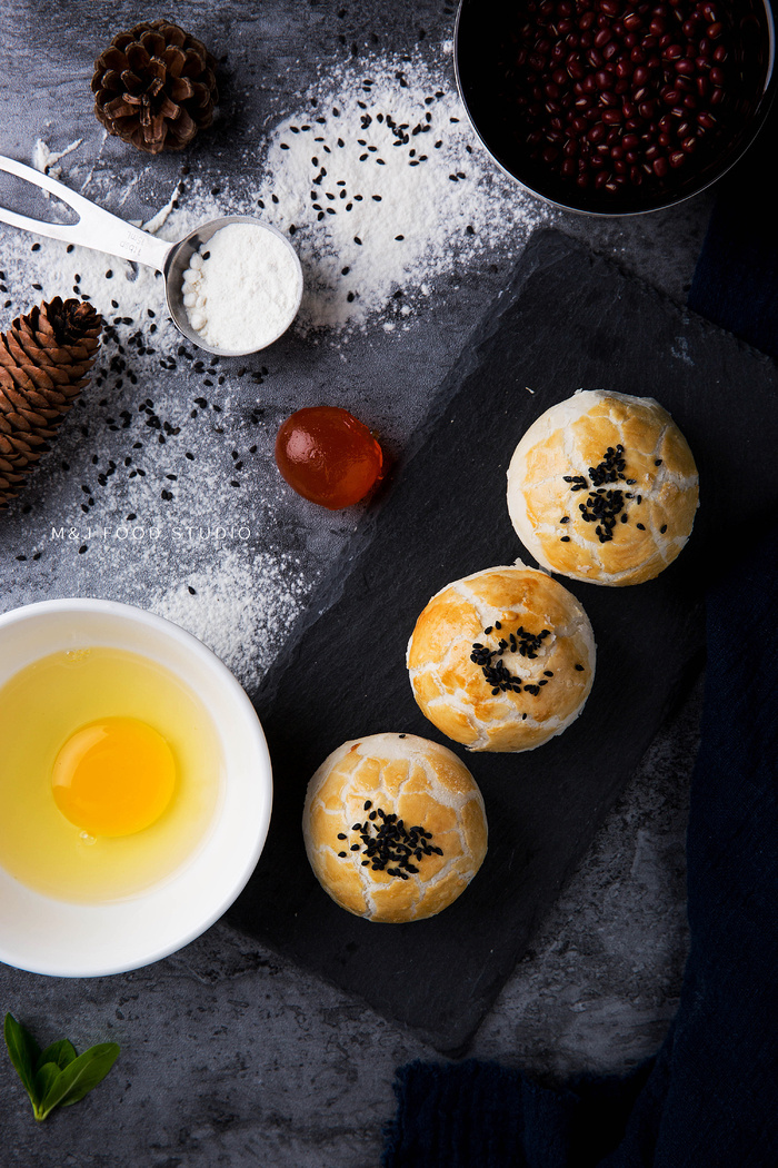 蛋糕店小蛋糕慕斯美食甜品图片