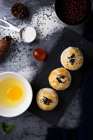 蛋糕店小蛋糕慕斯美食甜品图片