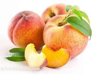 新鲜水蜜桃和果肉叶子