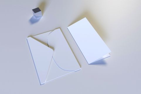 白色信封跟信纸的样机模板背景