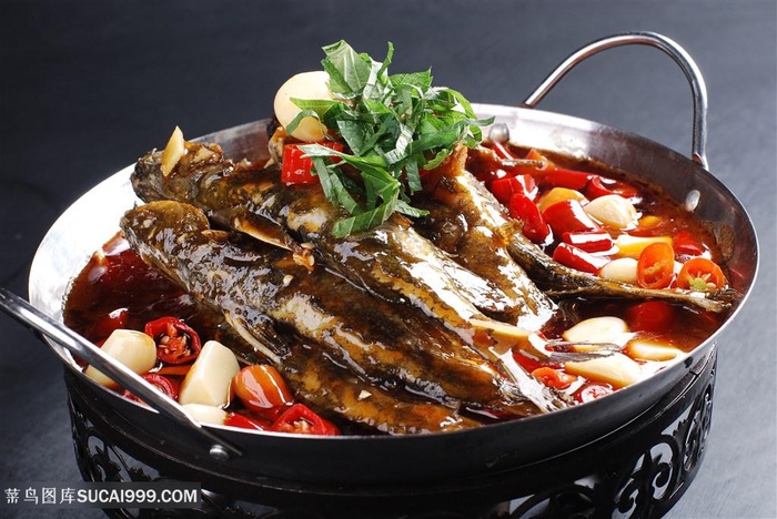 中华美食干锅黄辣丁摄影图