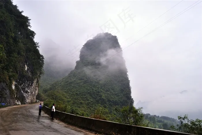 广西大化山脉公路自然风景高清摄影素材