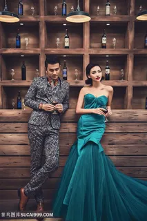 靠在吧台上的情侣图片 靠在吧台上的情侣图片