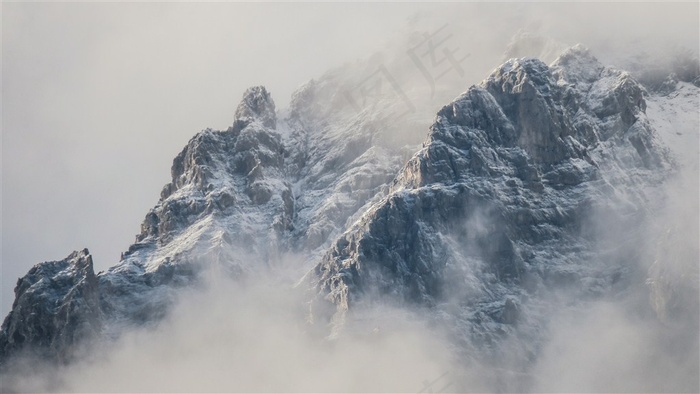 山水雪山美景摄影图