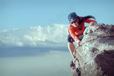 攀登的运动人物