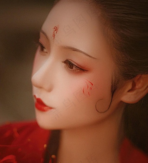 红拂衣古装清纯美女图片