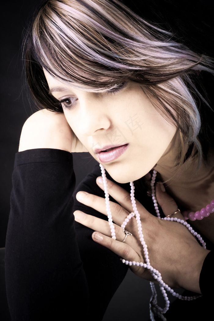 高清优雅美女图片下载