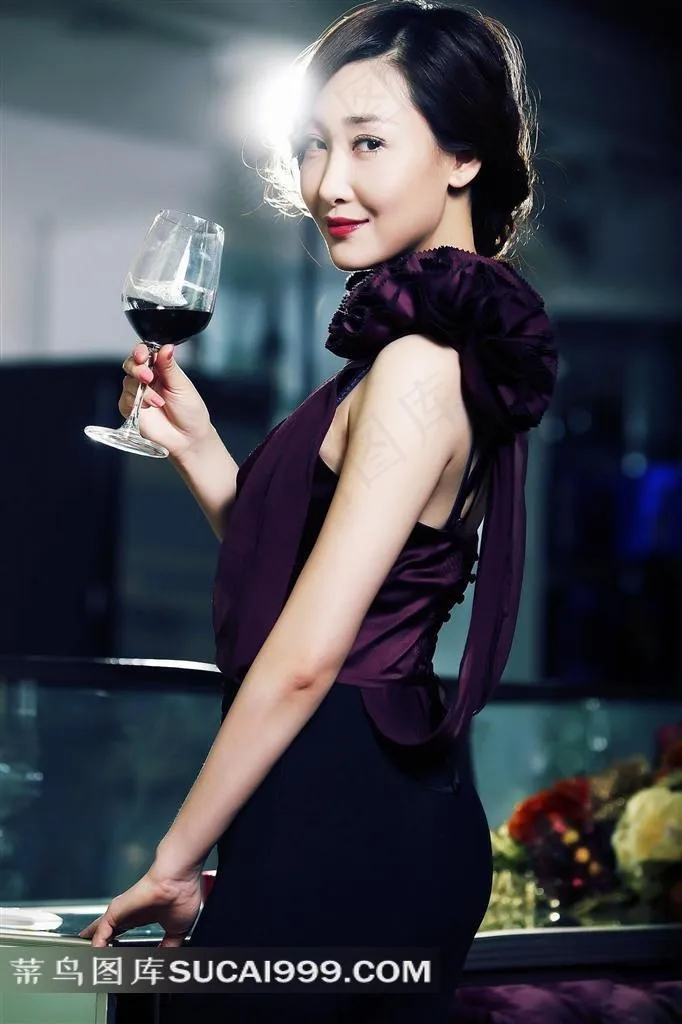 端红酒杯的成熟魅力美女-陈曦宣