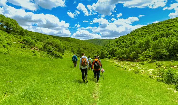户外旅行徒步登山