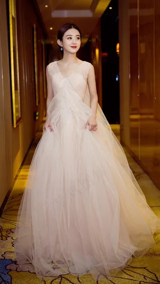 穿长裙气质高贵美女图片