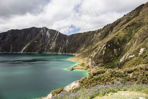 高山湖泊优美风景图片 高山湖泊优美风景图片