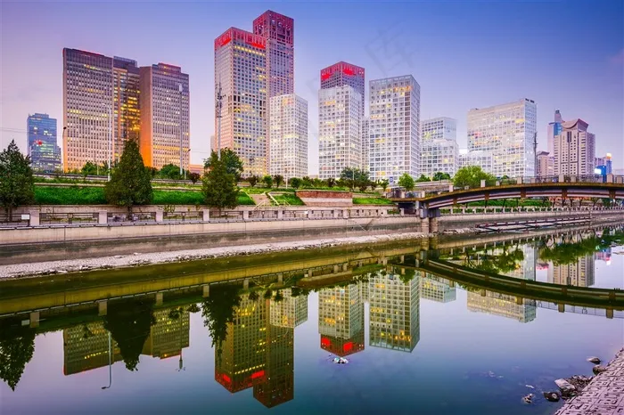 繁华大都市景色与倒影