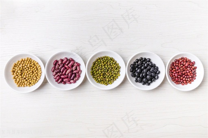 木质底纹五谷豆类棚拍