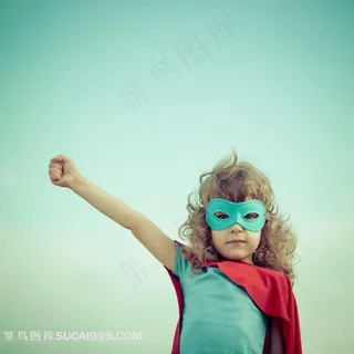 戴着假面的卷发小女孩摄影高清图片 戴着假面的卷发小女孩摄影高清图片