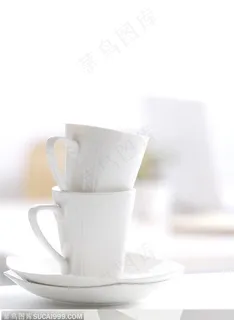 美食制作-堆起的白色餐具 美食制作-堆起的白色餐具