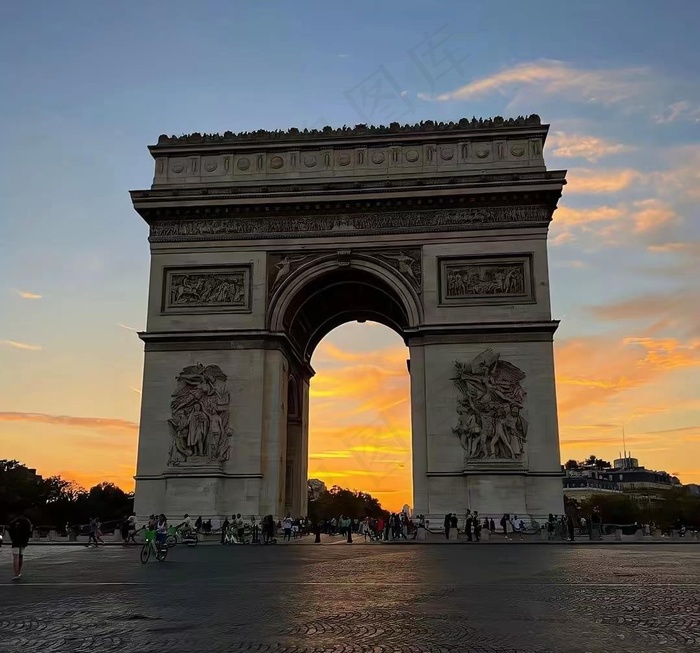 黄色城市建筑物图片