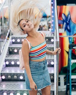 牛仔包臀裙性感美女图片