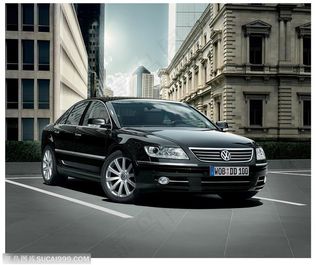 大众汽车-街道中的腾辉 黑色大众私家汽车