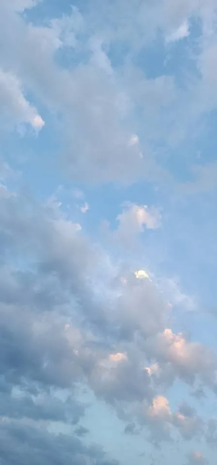 夏天天空的云朵