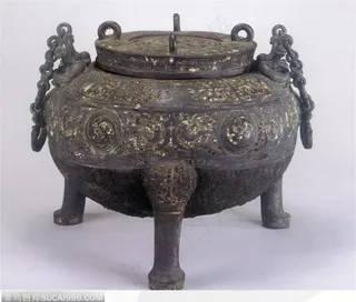 中华传统青铜器-翔云花纹的古老青铜鼎