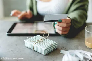 使用信用卡消费高清图片