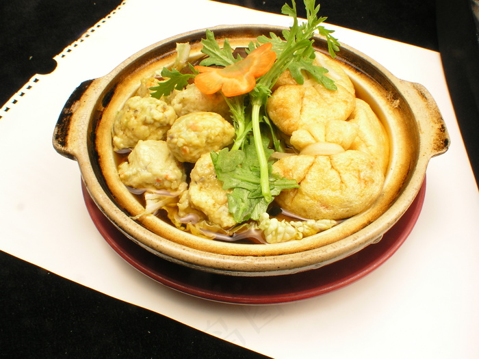  豆包鸡丸锅