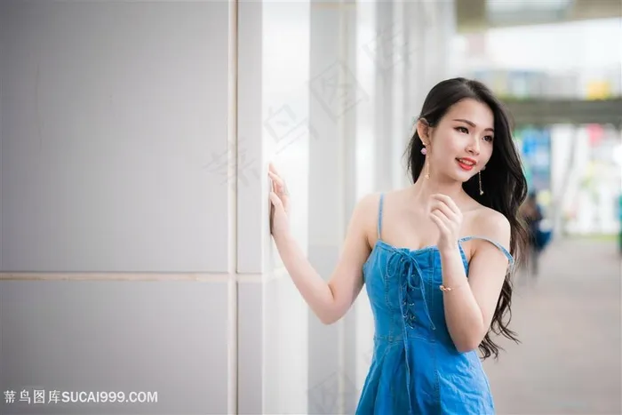 清纯蓝色裙子美女图片