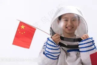 穿宇航员服装的中国小朋友