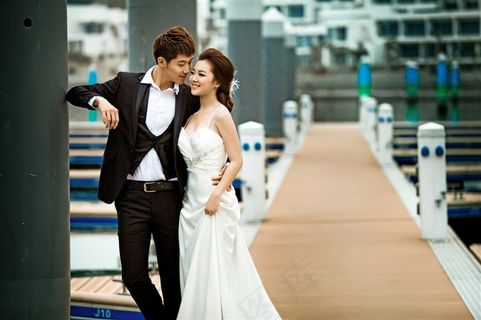 时尚恋人婚纱港口外拍写真样片