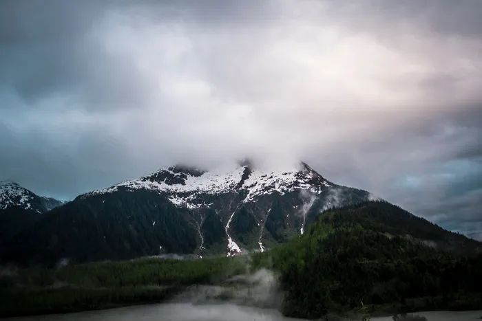 冬天白雪高山风景
