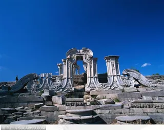 北京名胜古迹-圆明园遗址石柱 JPG