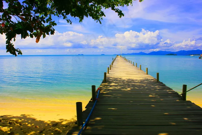 海边木栈道图片