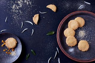 蛋糕店小蛋糕慕斯美食甜品图片